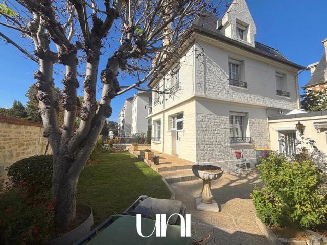 Maison T7 de 172 m² sur terrain de 322 m²
