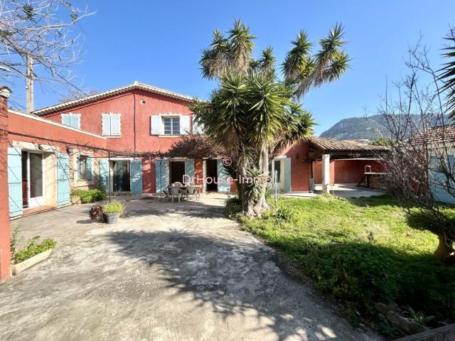 Maison T7 de 195m2 +Dépendance