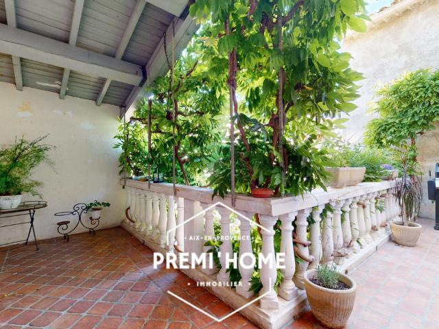 MAISON T7 ENV. 215 M2 AVEC TERRASSE ET COUR PRIVATIVE SAINT ANDIOL