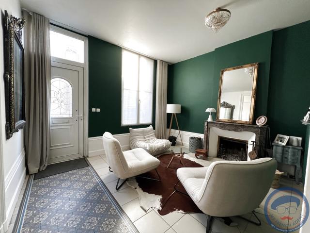 MAISON T8 DE 186M2 HYPER CENTRE DE CHÂTELLERAULT