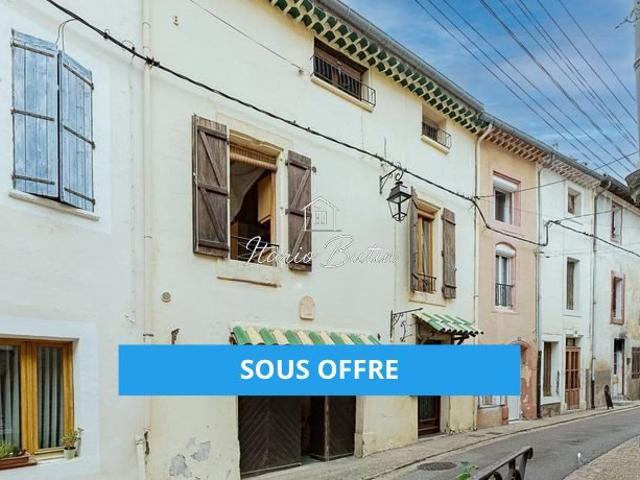 Maison T9 avec garages et terasse 238m² 238m² Corneilhan