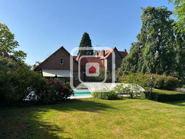 MAISON T9 DE 263M2 AVEC PISCINE, GARAGE, APPENTIS ET JARDIN DE 15000M2