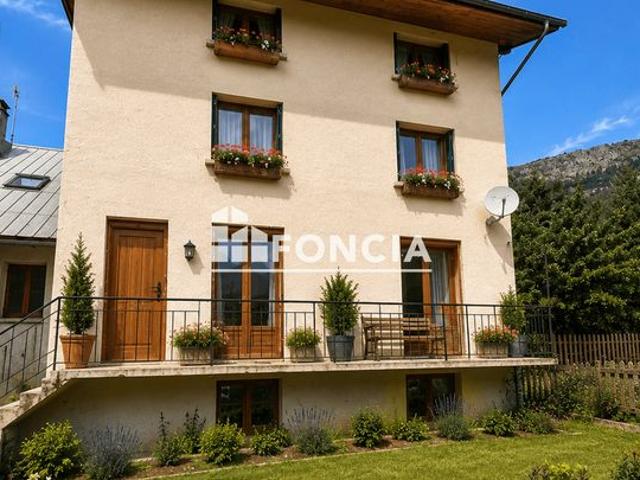 Maison t 7 +jardin +garage double