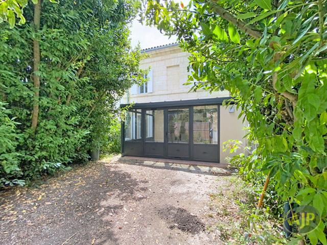Maison totalement rénovée avec jardin