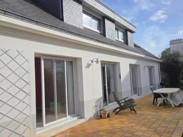 Maison terrasse et jardin + garage