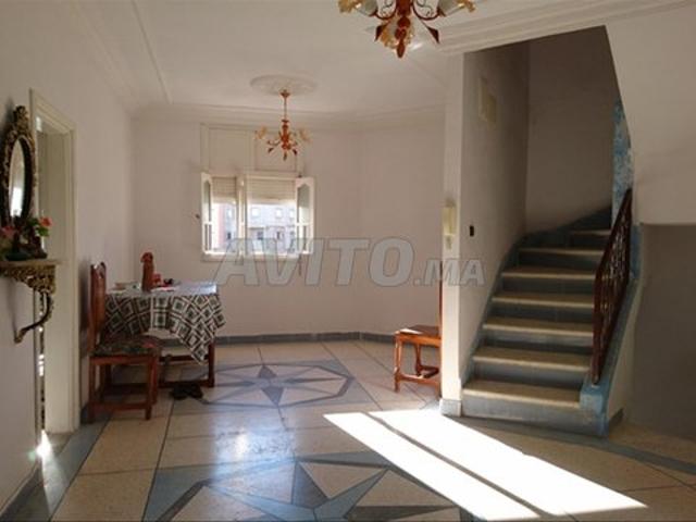 Maison titrée en R plus 1 à vendre