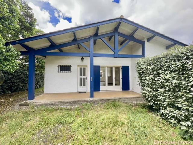 Maison traditionnelle 3 pièces avec garage et jardin au calme