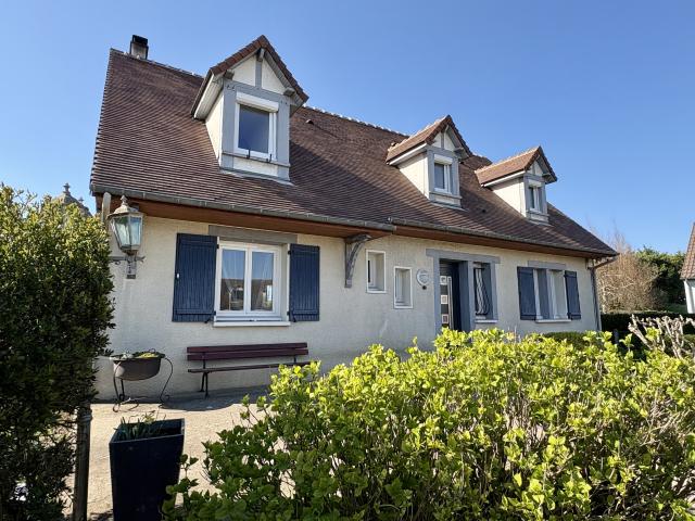 Maison traditionnelle 130 m2 Sous sol total Artenay