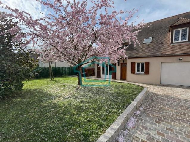 Maison individuelle 5 pièces avec piscine Proche Orgerus