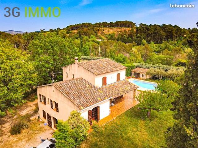 Maison traditionnelle 165m² | Piscine et jardin 2400m² | Quartier résidentiel calme