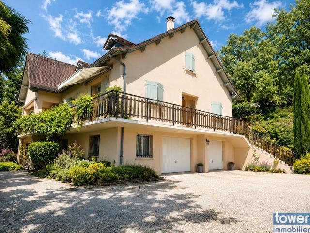 Maison traditionnelle 181 m2