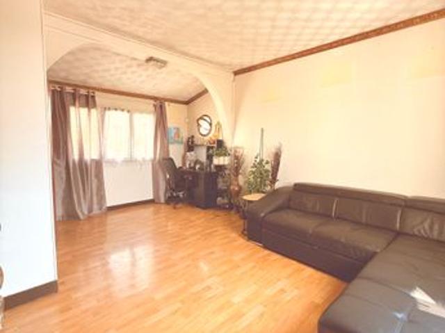 Maison traditionnelle 7 pièces de 114 m² sur 195 m² de terrain