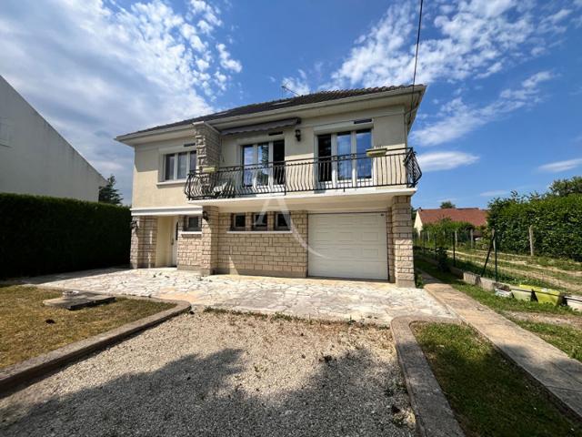 Maison traditionnelle 4 chambres sous sol total SAINT ARNOULT EN YVELINES