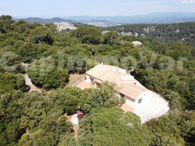 Maison de type 3/4 sur la commune d'Evenos secteur le Broussan s