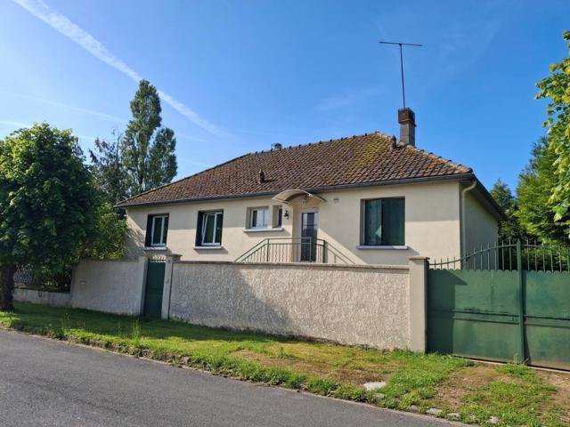 Maison traditionnelle A RENOVER, 4 chambres, sous sol total