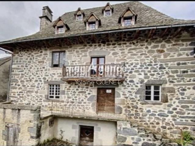Maison traditionnelle auvergnate de village