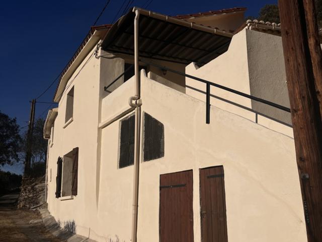 MAISON TRADITIONNELLE AU CALME DANS UN ECRIN DE VERDURE AVEC