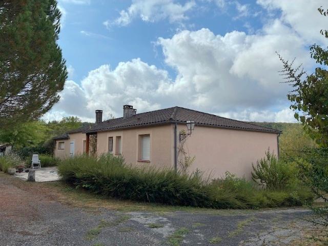 Maison traditionnelle avec jardin