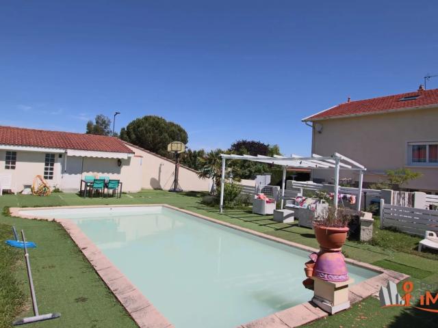 Maison Traditionnelle avec piscine