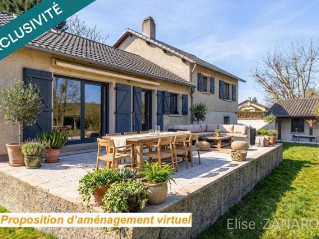 Maison traditionnelle dans un écrin de verdure !