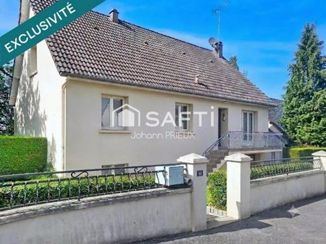 Maison traditionnelle dans environnement calme