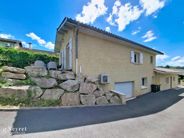Maison traditionnelle de 140 m2, 7 pièces, 4 chambres sur te