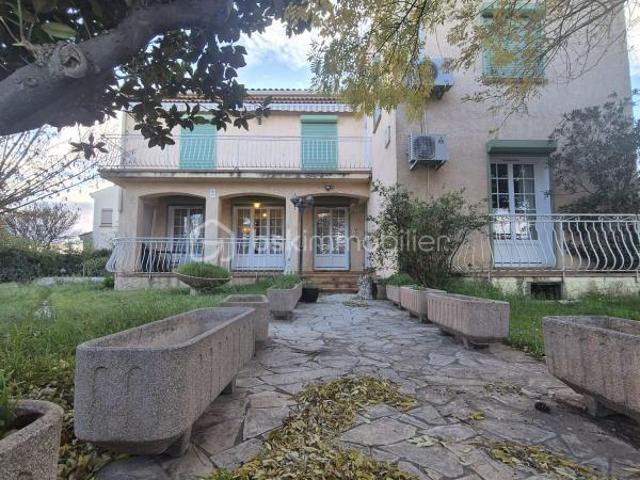 Maison traditionnelle de 162 m² avec garage