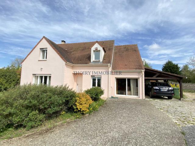 Maison traditionnelle de 6 pièces sur 1450 m2 de terrain