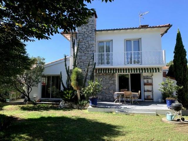 Maison traditionnelle T6 152m²