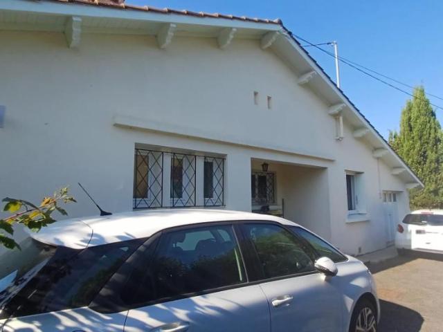 Maison très calme, jardin et terrasse à Auch