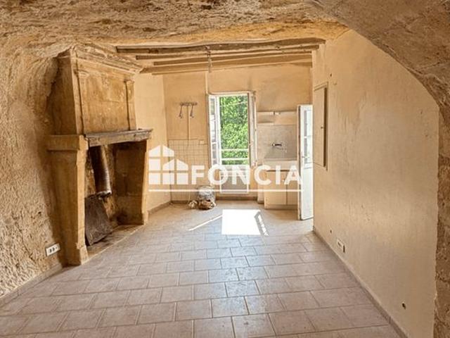 Maison troglodytique avec grange et terrain constructible – Villaines les Rochers