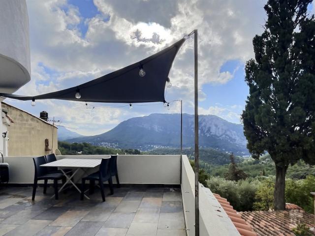 Maison type 5 au calme absolu sans travaux avec de belles pr. 100m² Toulon