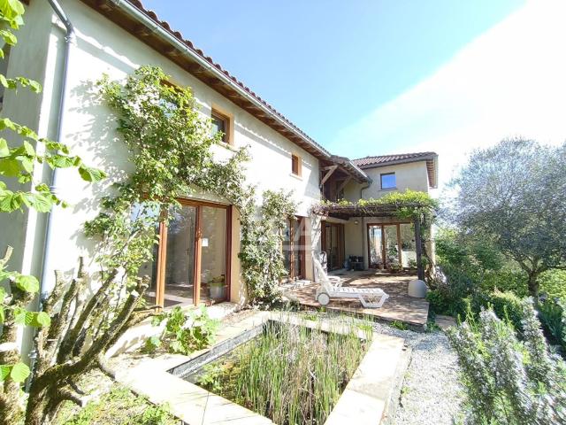 Maison type bioclimatique à 5' de figeac 205m² Viazac