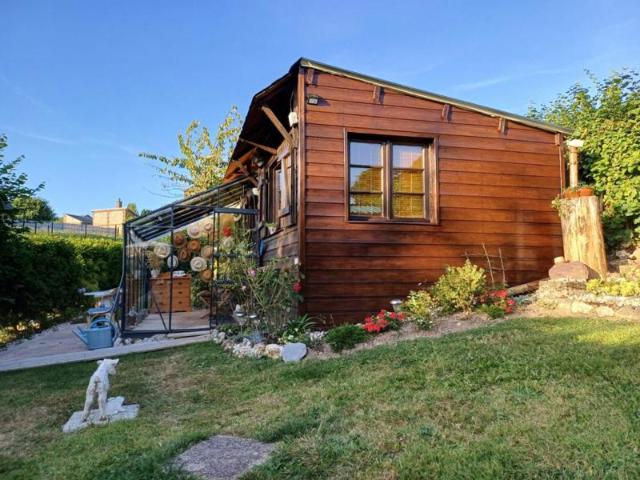 Maison type chalet de plain pied avec jardin!