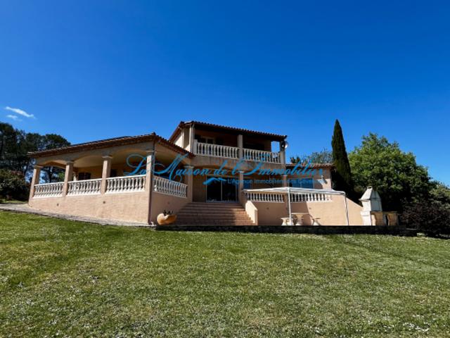 Maison type F6 avec piscine, double garage sur 5144m2 de ter