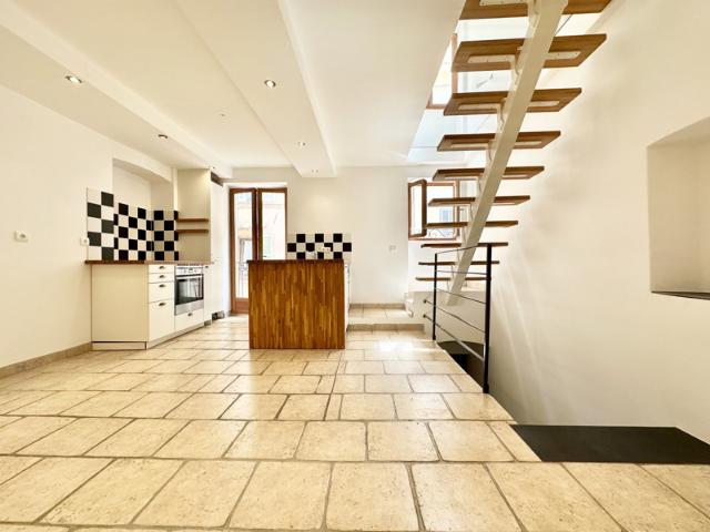 Maison typique de village, à Roquebrune Cap Martin 410 000