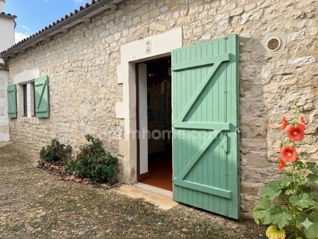 Maison typiquement village de Plain pied A Sainte Marie de R. 63m² Sainte Marie de Ré