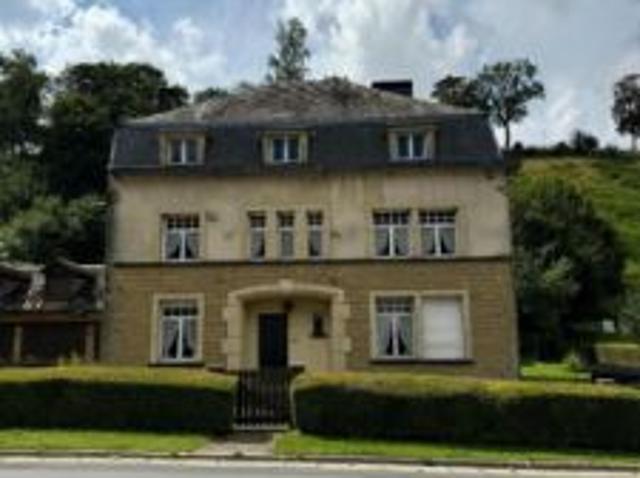 Maison unifamiliale avec jardin à Chassepierre