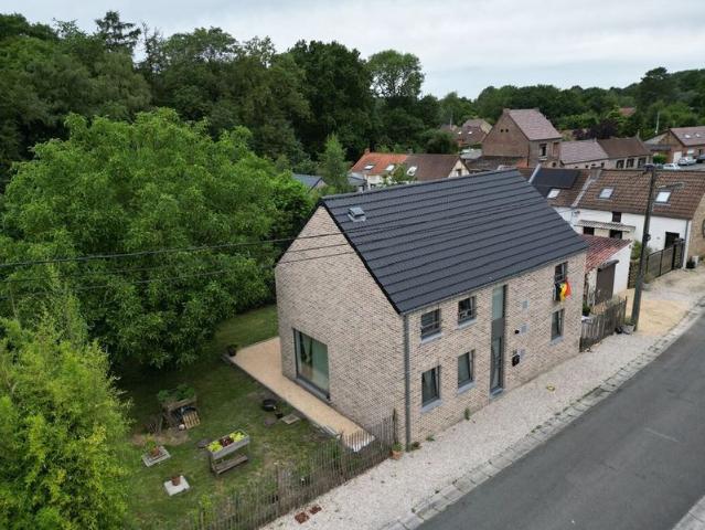Maison unifamiliale à louer pour 1250 euro avec 3 chambres à coucher