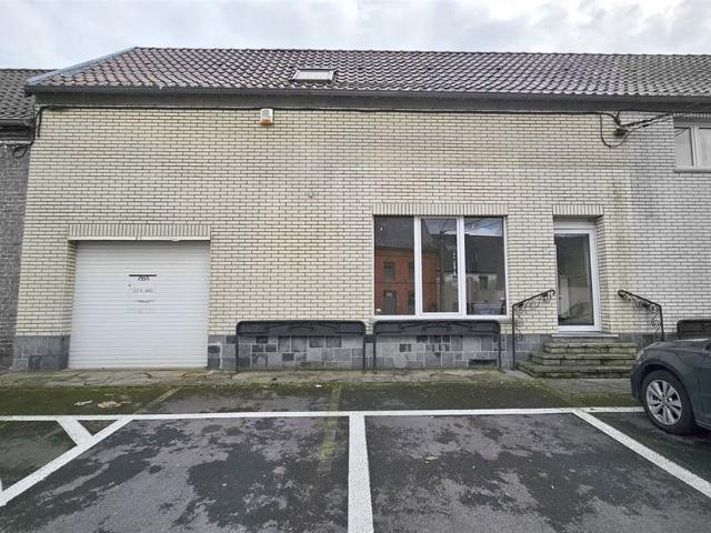 Maison unifamiliale à vendre pour 100000 euro avec 3 chambres à coucher