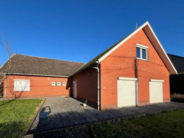 Maison unifamiliale à vendre pour 385000 euro avec 5 chambres à coucher