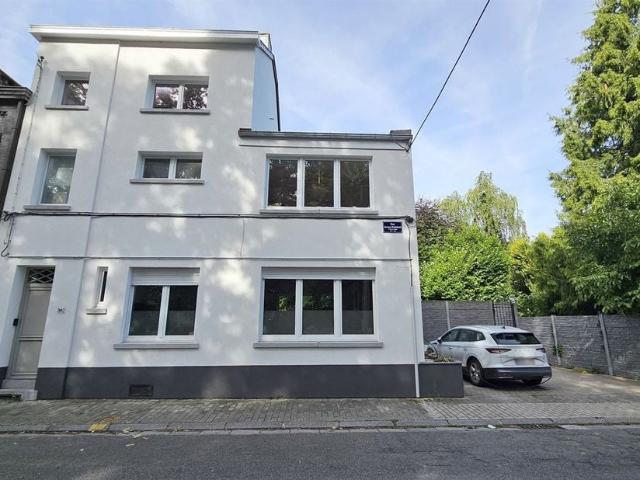 Maison unifamiliale à vendre pour 399000 euro avec 5 chambres à coucher
