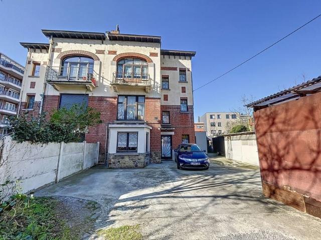 Maison unifamiliale à vendre pour 570000 euro avec 6 chambres à coucher