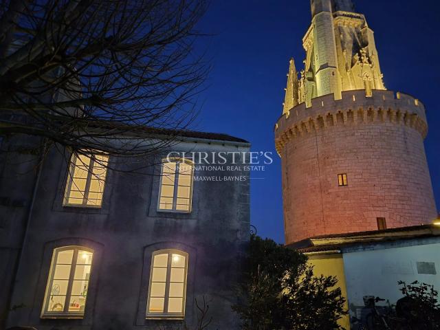 Maison de charme au pied de la Tour de la Lanterne de La Roc. 69m² La Rochelle