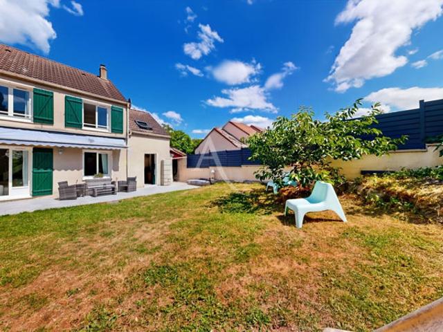 Maison VAUREAL avec 4 chambres garage et terrain