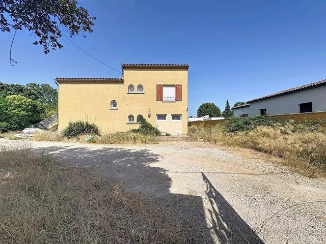 Maison Vedene 7 pièce s 196 m2