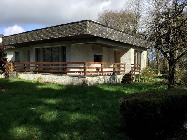 Maison vie de plain pied T5 Sur terrain de 3500 M2 environ clos et constructible