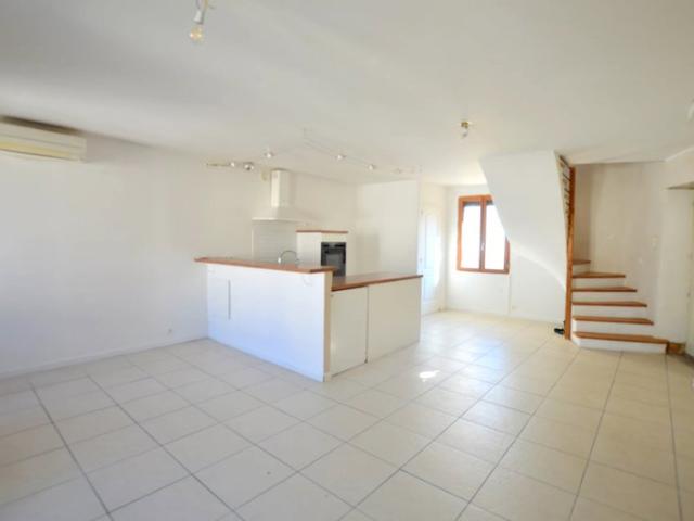 Maison vigneronne 3 pièces Prades le Lez Grand garage vouté