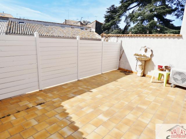 Maison vigneronne T6 avec terrasse et parking à vendre à Agd