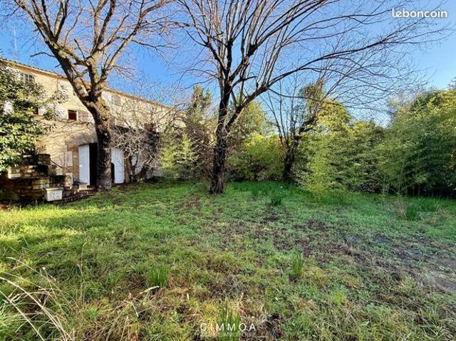 Maison vigneronne avec grand jardin et à fort potentiel à vendre au coeur de Gigean